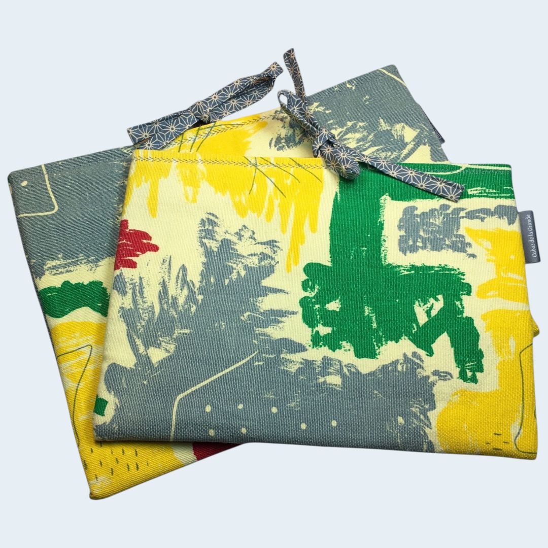 Etui matelassé pour livres et tablettes en tissu vintage, création originale pièce unique, toile revalorisée années 1950s.