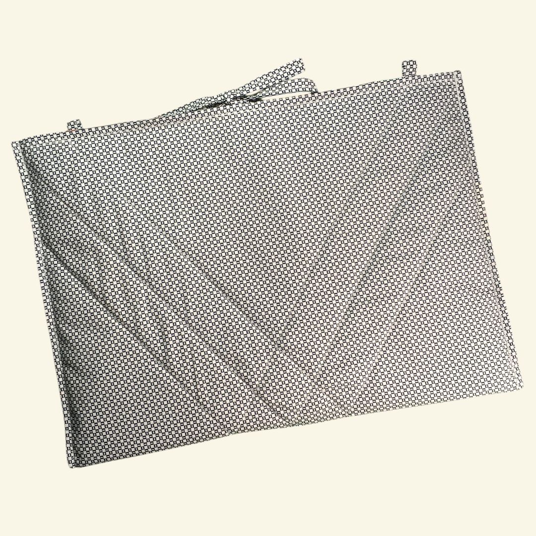 Pochette pour ordinateur 13 pouces en tissu vintage graphique moderniste années 1950s, création originale faite main à Paris, étui doublé réversible. Verso, doublure et matelassage.