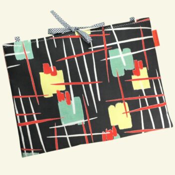 Pochette pour ordinateur 13 pouces en tissu vintage graphique moderniste années 1950s, création originale faite main à Paris, étui doublé réversible. Recto face A.
