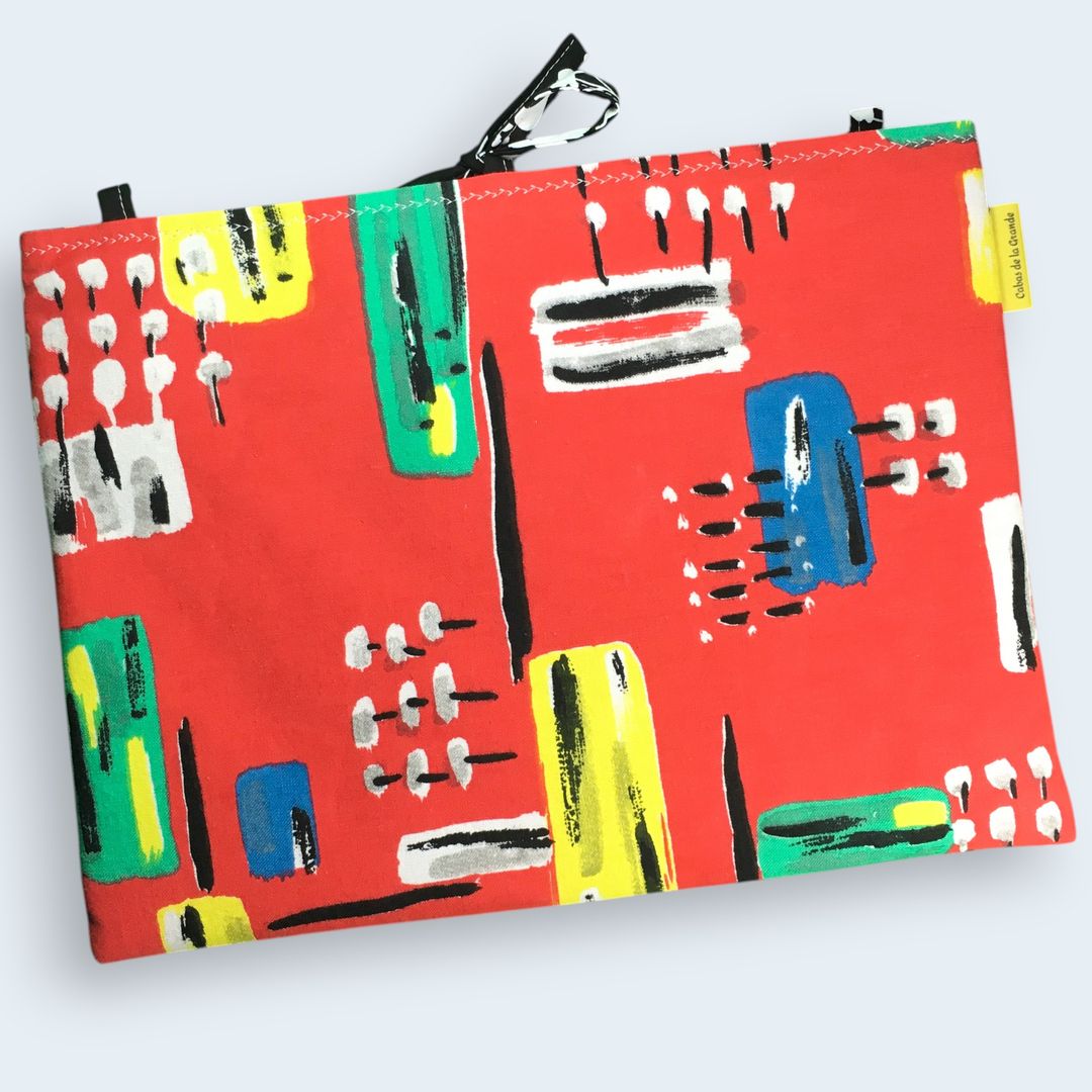 Housse pour ordinateur 13 pouces en tissu vintage rouge de style abstrait artistique années 1950s, création originale faite main à Paris.