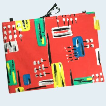 Housse pour ordinateur 13 pouces en tissu vintage rouge de style abstrait artistique années 1950s, création originale faite main à Paris. Recto face A.