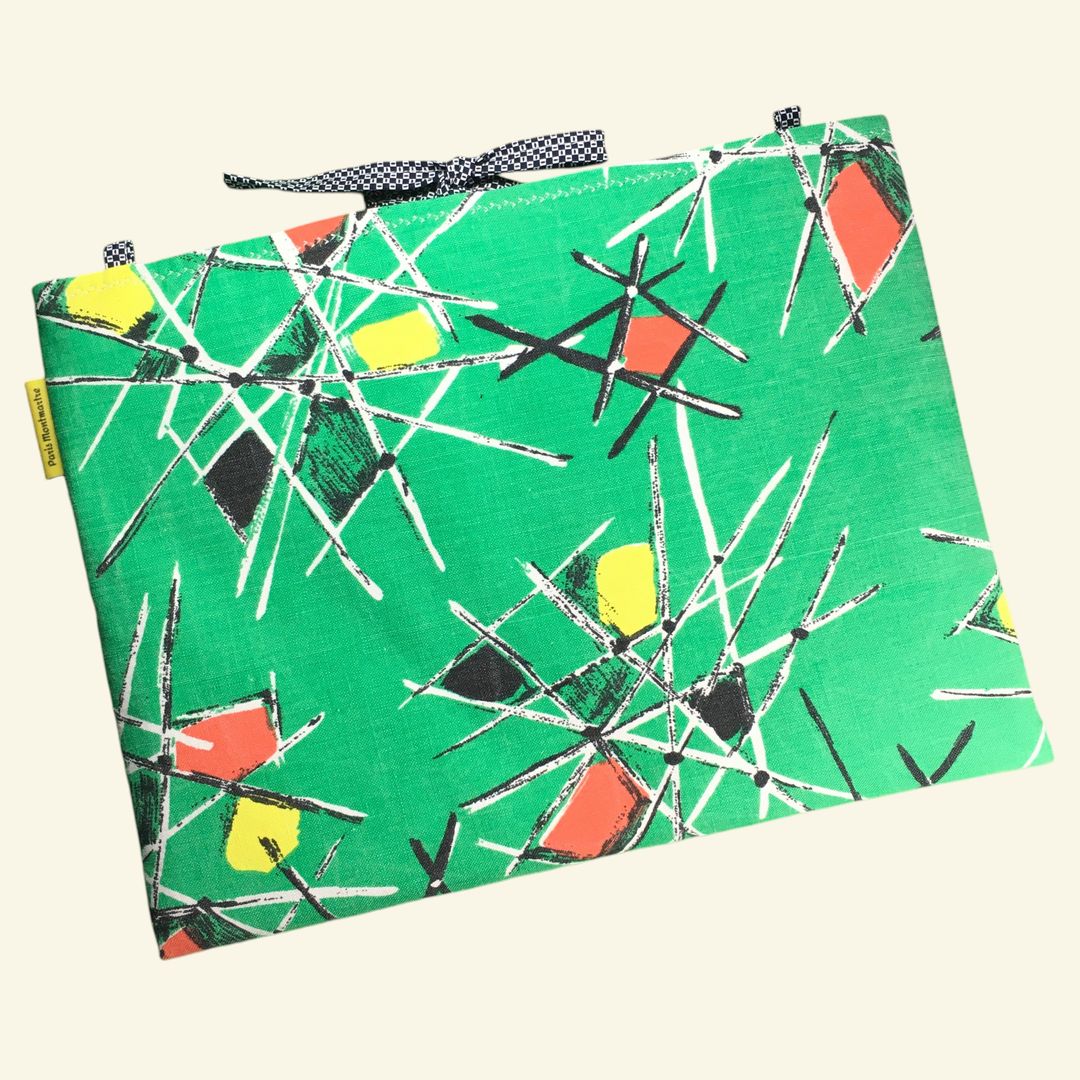 Housse pour ordinateur 13 pouces en tissu vintage vert de style abstrait, ère atomique années 1950s, création originale faite main à Paris. Exemplaire 2, recto face B.