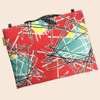 Pochette pour ordinateur 13 pouces en tissu vintage rouge de style abstrait, ère atomique années 1950s, création originale faite main à Paris. Exemplaire 4, recto face B.