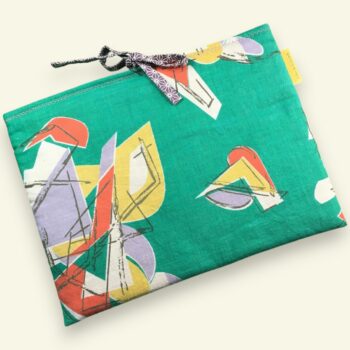 Housse à livres en tissu vintage 1950s, étui matelassé pour tablettes, pochette faite main, création originale pièce unique, toile ancienne revalorisée. Recto face A.