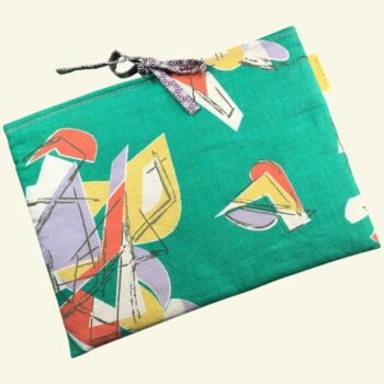 Housse à livres en tissu vintage 1950s, étui matelassé pour tablettes, pochette faite main, création originale pièce unique, toile ancienne revalorisée. Recto face A.