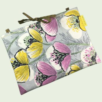 Housse à livres et tablettes, étui matelassé et petit sac fleuri champêtre, fait main, création originale pièce unique, tissu vintage Marignan années 1960s. Exemplaire 3, recto face A.