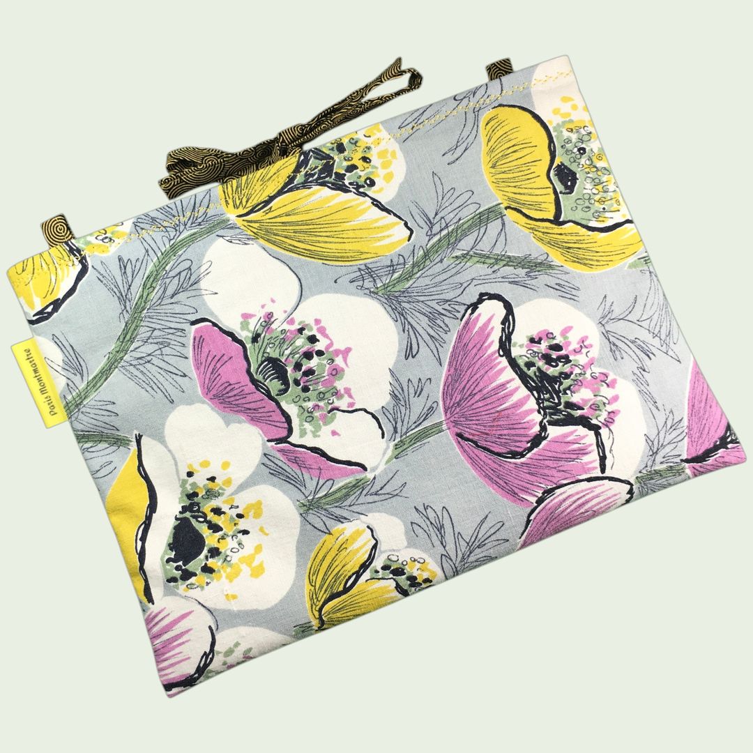 Housse à livres et tablettes, étui matelassé et petit sac fleuri champêtre, fait main, création originale pièce unique, tissu vintage Marignan années 1960s. Exemplaire 3, recto face B.