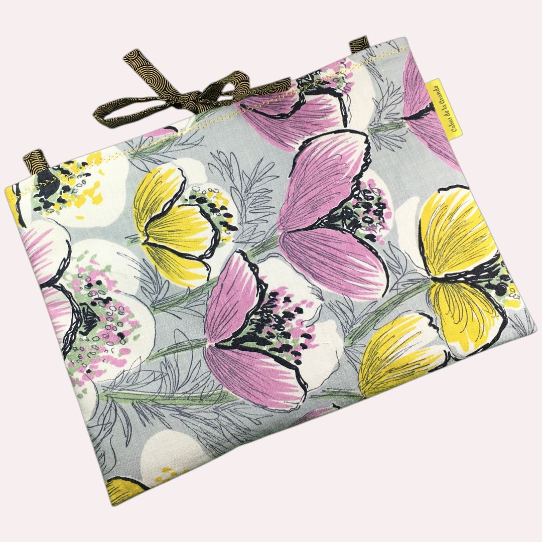 Housse à livres et tablettes, étui matelassé et petit sac fleuri champêtre, fait main, création originale pièce unique, tissu vintage Marignan années 1960s. Exemplaire 2, recto face A.