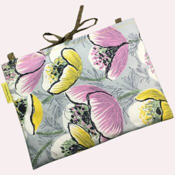 Housse à livres et tablettes, étui matelassé et petit sac fleuri champêtre, fait main, création originale pièce unique, tissu vintage Marignan années 1960s. Exemplaire 2, recto face B.