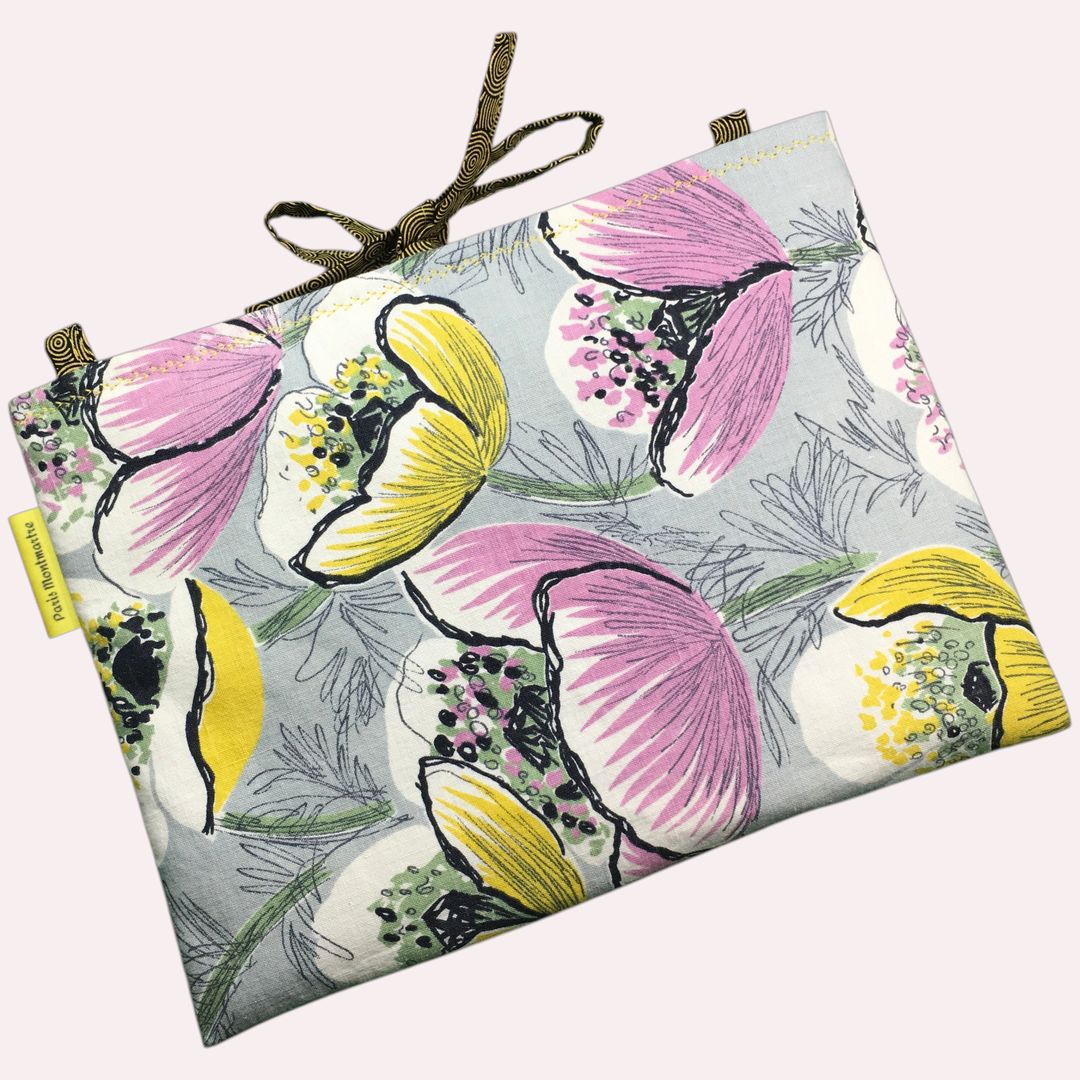 Housse à livres et tablettes, étui matelassé et petit sac fleuri champêtre, fait main, création originale pièce unique, tissu vintage Marignan années 1960s. Exemplaire 2, recto face B.