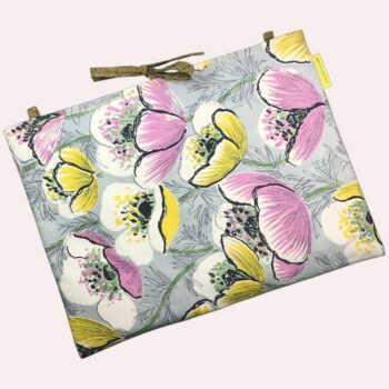 Housse pour ordinateur 13 pouces, en tissu vintage des Sixties, création originale pièce unique, étui matelassé doublé réversible. Exemplaire 2, recto face A.