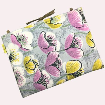 Housse pour ordinateur 13 pouces, en tissu vintage des Sixties, création originale pièce unique, étui matelassé doublé réversible. Exemplaire 2, recto face B.