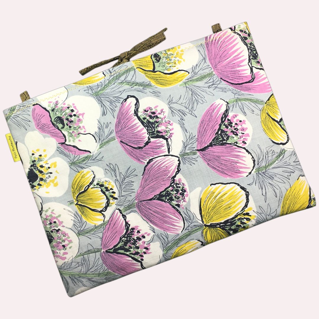Housse pour ordinateur 13 pouces, en tissu vintage des Sixties, création originale pièce unique, étui matelassé doublé réversible. Exemplaire 2, recto face B.
