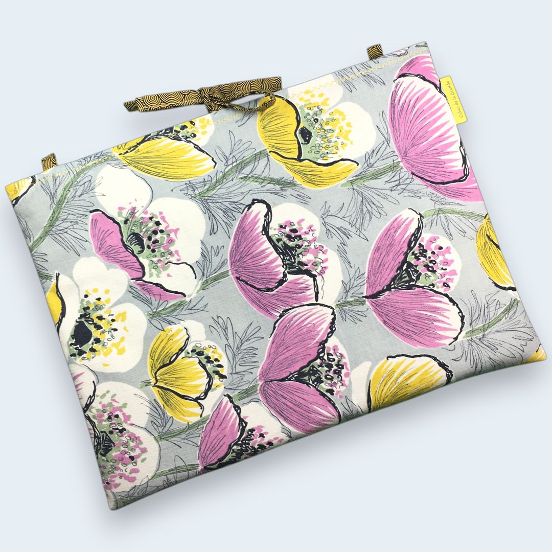 Housse pour ordinateur 13 pouces, en tissu vintage des Sixties, création originale pièce unique, étui matelassé doublé réversible.