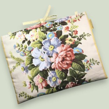Sac pour ordinateur 13 pouces en tissu floral élégant et romantique, motif rétro champêtre, création originale faite main à Paris, étui doublé réversible.